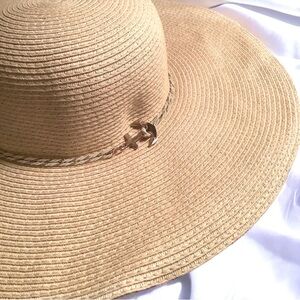 Avenue 9 paper straw sun hat with nautical gold toned anchor deta…